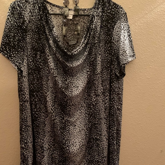 Plus size black and white blouse - Picture 1 of 1